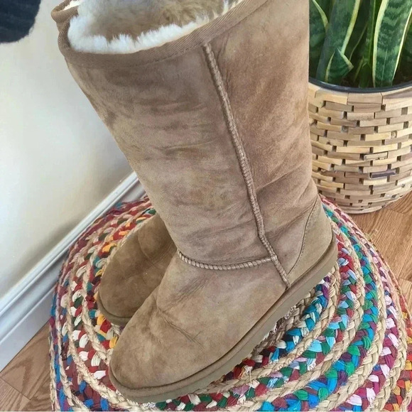 UGG suede tan high  boots - Picture 4 of 8